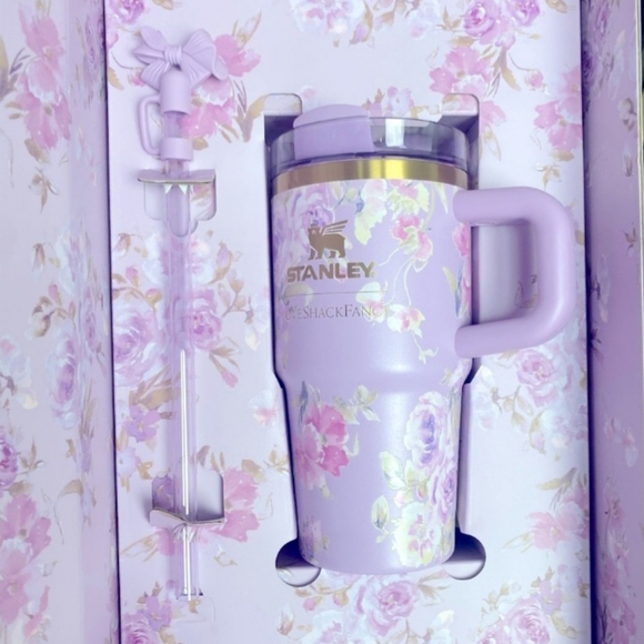 Stanley x LoveShackFancy 20oz Quencher - Picture 4 of 9